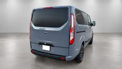 Ford Transit Custom 2.0 TDCi 185 — Fourgon aménagé camping, 68000 km — arrière