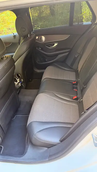 Mercedes-Benz Classe C 200 Avantgarde 4MATIC — Break élégant, sécurité 360° et entretien complet — tableau de bord