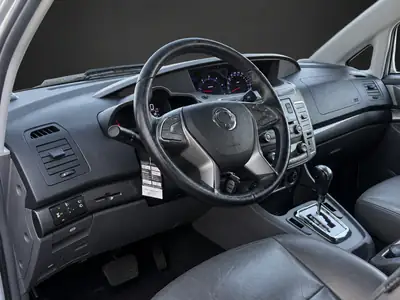 SsangYong Rodius SV200 e-XDi — Monospace 7 places diesel 4WD, première main — Miniature 8