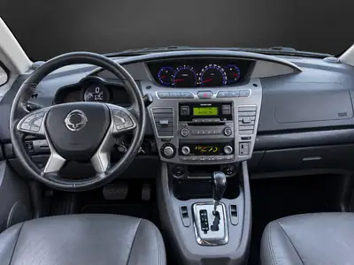 SsangYong Rodius SV200 e-XDi — Monospace 7 places diesel 4WD, première main — Miniature 11