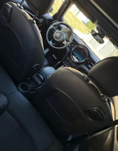 MINI John Cooper Works 2.0i — Performance sportive et design Rebel Green unique — interior