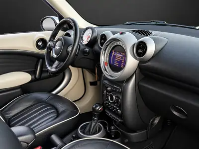MINI Countryman Cooper S ALL4 — SUV compact dynamique, transmission automatique, tous chemins — Miniatura 10