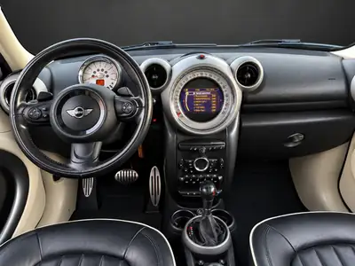 MINI Countryman Cooper S ALL4 — SUV compact dynamique, transmission automatique, tous chemins — Miniatura 11