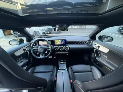 Mercedes-AMG A 45 S 4matic+ Limited Edition — 421 ch, performances extrêmes, kilométrage préservé — vista posteriore