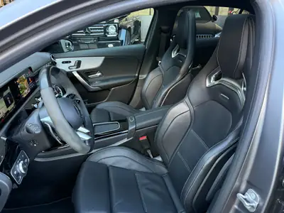 Mercedes-AMG A 45 S 4matic+ Limited Edition — 421 ch, performances extrêmes, kilométrage préservé — cruscotto
