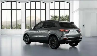 Mercedes-Benz GLA 200 AMG Line — SUV hybride mild, toit panoramique, moins de 23 000 km — côté