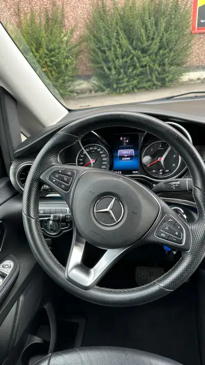 Mercedes-Benz V 250 d 4MATIC Lang — Monospace premium 8 places, diesel efficace — Thumbnail 12