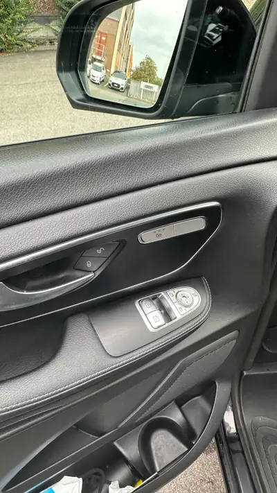 Mercedes-Benz V 250 d 4MATIC Lang — Monospace premium 8 places, diesel efficace — Thumbnail 17