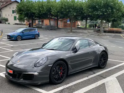 Porsche 911 3.8 Carrera 4 GTS PDK — Sport pur et garantie Approved jusqu'à 2027 — vue extérieure