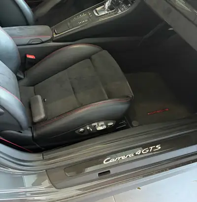 Porsche 911 3.8 Carrera 4 GTS PDK — Sport pur et garantie Approved jusqu'à 2027 — détail
