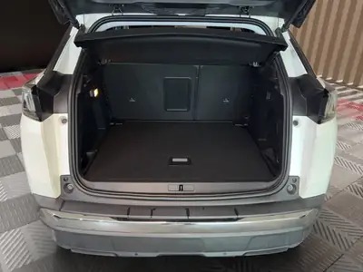 Peugeot 3008 1.2 PureTech Allure Pack — SUV polyvalent, boîte auto fluide — Miniatura 10