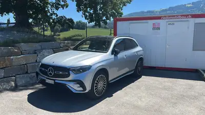 Mercedes-Benz GLC 300 AMG Line 4MATIC — SUV hybride essence, 70'000 km seulement — exterior view