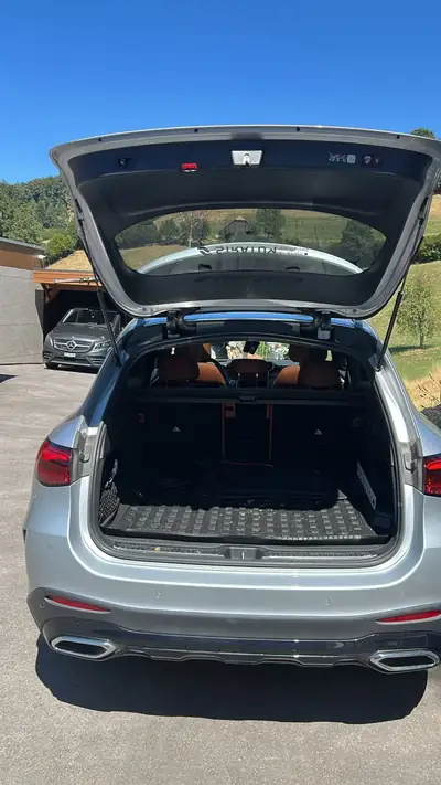 Mercedes-Benz GLC 300 AMG Line 4MATIC — SUV hybride essence, 70'000 km seulement — detail