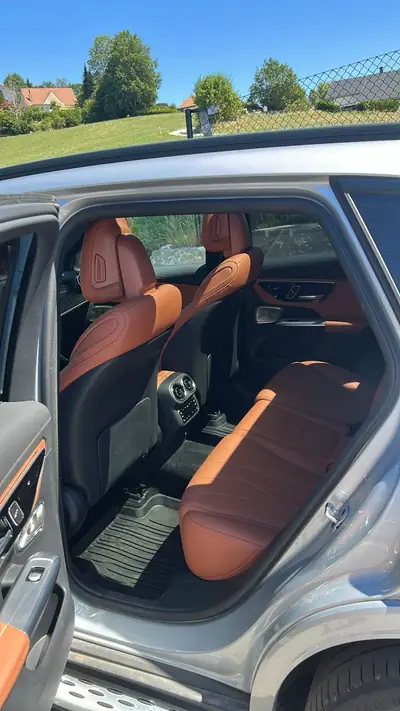 Mercedes-Benz GLC 300 AMG Line 4MATIC — SUV hybride essence, 70'000 km seulement — dashboard