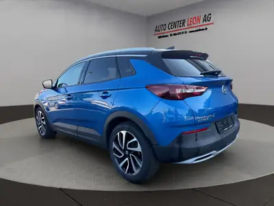 Opel Grandland X 1.2i TP Ultimate — SUV automatique, caméra et navigation intégrée — intérieur