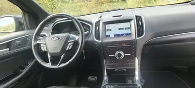 Ford Edge 2.0 EcoBlue 238 ST-Line — SUV robuste, diesel performant, 128000 km — interior