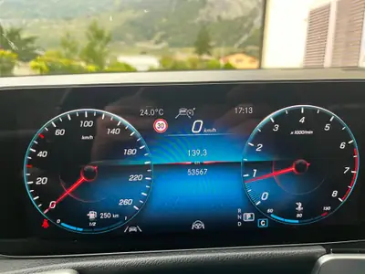 Mercedes-Benz GLB 200 4Matic — SUV compact polyvalent, 53000 km, entretien 6 ans inclus — detail
