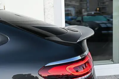 Mercedes-Benz GLC 63 AMG Coupé — Le dernier V8 biturbo, 510 ch pure performance — Miniatura 11