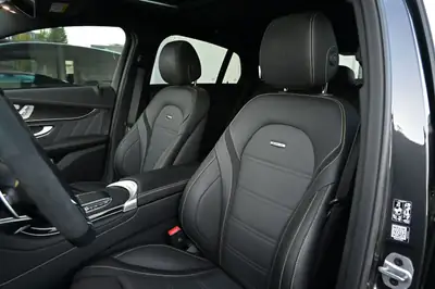 Mercedes-Benz GLC 63 AMG Coupé — Le dernier V8 biturbo, 510 ch pure performance — Miniatura 14