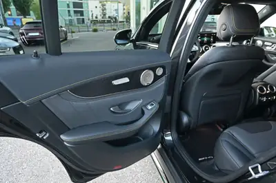 Mercedes-Benz GLC 63 AMG Coupé — Le dernier V8 biturbo, 510 ch pure performance — Miniatura 19