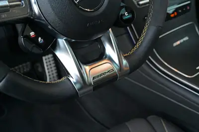 Mercedes-Benz GLC 63 AMG Coupé — Le dernier V8 biturbo, 510 ch pure performance — Miniatura 24