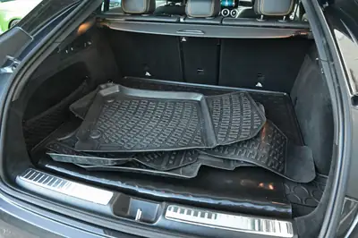 Mercedes-Benz GLC 63 AMG Coupé — Le dernier V8 biturbo, 510 ch pure performance — Miniatura 29