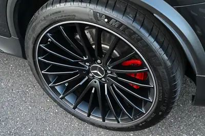 Mercedes-Benz GLC 63 AMG Coupé — Le dernier V8 biturbo, 510 ch pure performance — Miniatura 32