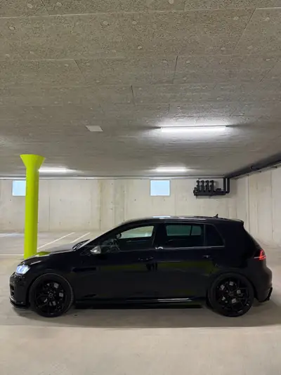 VW Golf 2.0 TSI R DSG 4motion — Performance 300 ch et transmission intégrale — côté