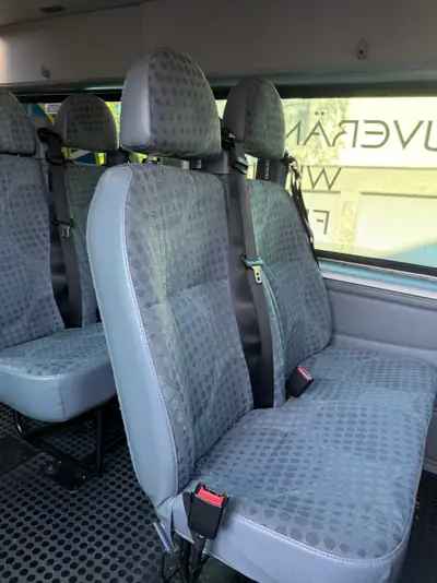 Ford Transit 350 L TCDI — Utilitaire spacieux 14 places, moteur fiable diesel — tableau de bord