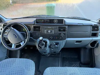 Ford Transit 350 L TCDI — Utilitaire spacieux 14 places, moteur fiable diesel — détail
