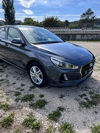 Hyundai i30 1.6 CRDi Launch — Diesel économe, 131'500 km, sans sinistre — vue extérieure
