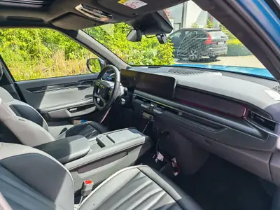Kia EV9 99.8 kWh GT-Line 4x4 — SUV électrique 7 places, 385 ch et autonomie maximale — interni