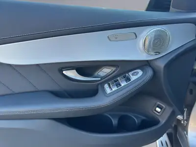 Mercedes-Benz GLC 43 AMG Coupé — Élégance sportive et performance 390 ch — Miniatur 15