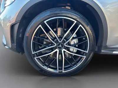 Mercedes-Benz GLC 43 AMG Coupé — Élégance sportive et performance 390 ch — Miniatur 21