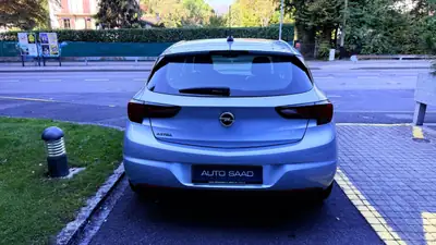 Opel Astra 1.2i Turbo Elegance — Berline fiable, entretien certifié, excellent état — interni