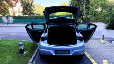 Opel Astra 1.2i Turbo Elegance — Berline fiable, entretien certifié, excellent état — Miniatura 14