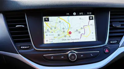 Opel Astra 1.2i Turbo Elegance — Berline fiable, entretien certifié, excellent état — Miniatura 15