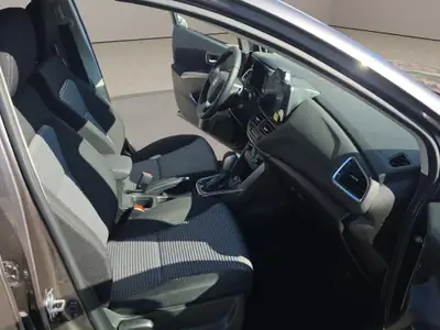 Suzuki S-Cross 1.4 T Piz Sulai Hybrid 4x4 — SUV compact polyvalent, technologie hybride et traction intégrale — Miniatur 8