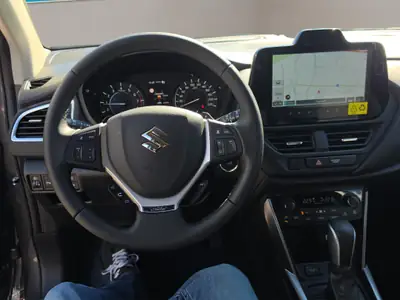 Suzuki S-Cross 1.4 T Piz Sulai Hybrid 4x4 — SUV compact polyvalent, technologie hybride et traction intégrale — Miniatur 9