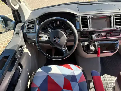 VW T6 2.0 TDI 204 Ocean DSG — Camping-car aménagé, toit électrique et équipement premium — rear view