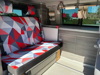 VW T6 2.0 TDI 204 Ocean DSG — Camping-car aménagé, toit électrique et équipement premium — interior