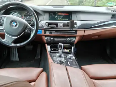 BMW 520d — Berline premium diesel, 184 ch, boîte auto, sans accident — Seitenansicht