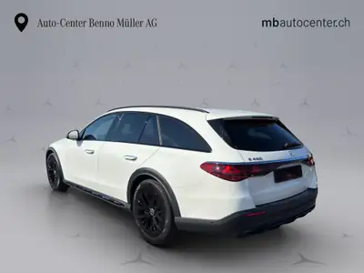 Mercedes-Benz E 450 All-Terrain Kombi — Hybride mild, élégance et polyvalence — arrière