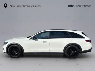 Mercedes-Benz E 450 All-Terrain Kombi — Hybride mild, élégance et polyvalence — côté