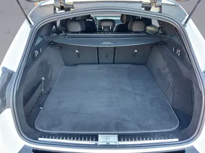 Mercedes-Benz E 450 All-Terrain Kombi — Hybride mild, élégance et polyvalence — Miniature 18