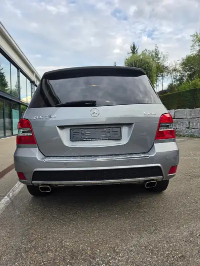 Mercedes-Benz GLK 350 V6 4Matic — SUV premium sans compromis, 105'000 km seulement — tableau de bord