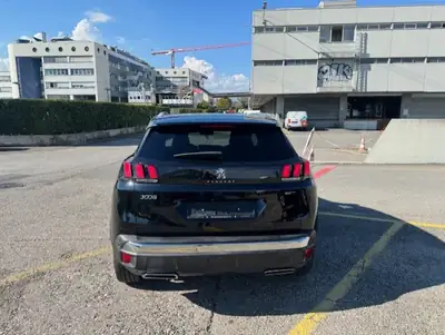Peugeot 3008 2.0 BlueHDi 180 GT — SUV diesel performant, faible consommation — interior