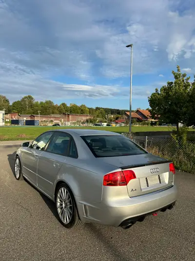 Audi A4 2.0 T DTM Quattro — Berline sportive 220 ch, transmission manuelle — dettaglio