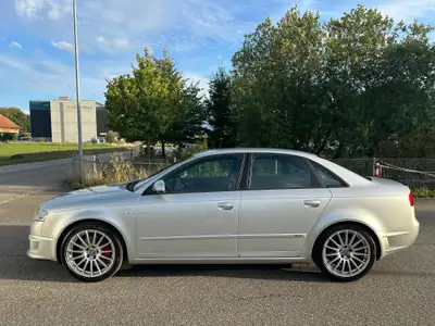 Audi A4 2.0 T DTM Quattro — Berline sportive 220 ch, transmission manuelle — cruscotto