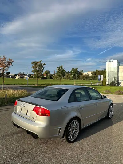 Audi A4 2.0 T DTM Quattro — Berline sportive 220 ch, transmission manuelle — Miniatura 7